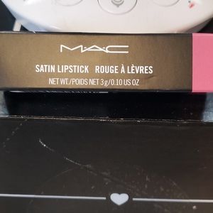 Mac satin lipstick